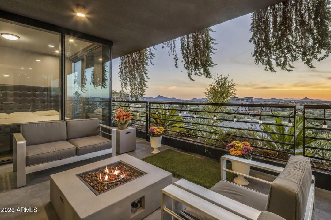 Real Estate Picture 12