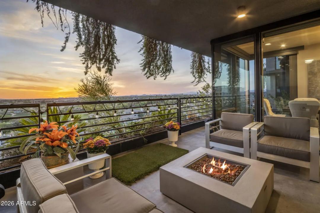 Real Estate Picture 8