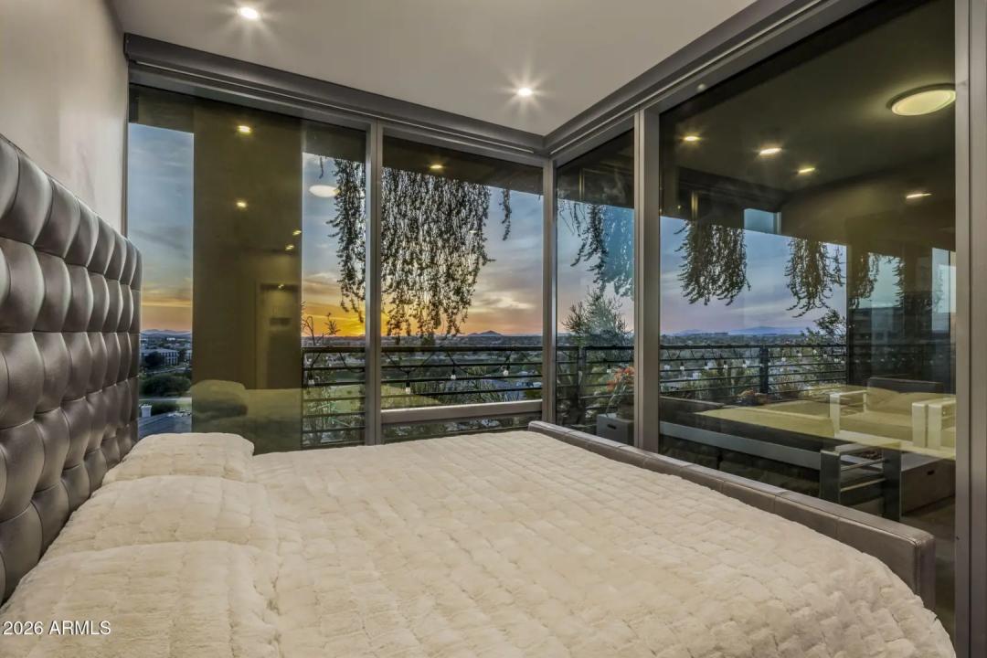 Real Estate Picture 7