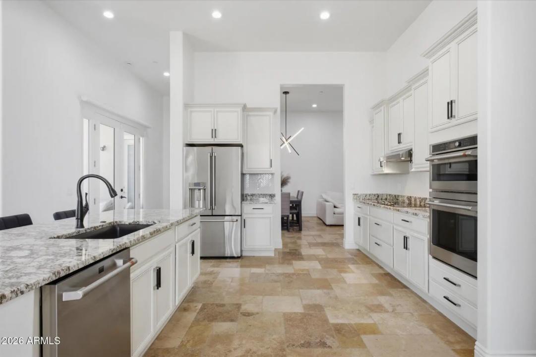 Real Estate Picture 16