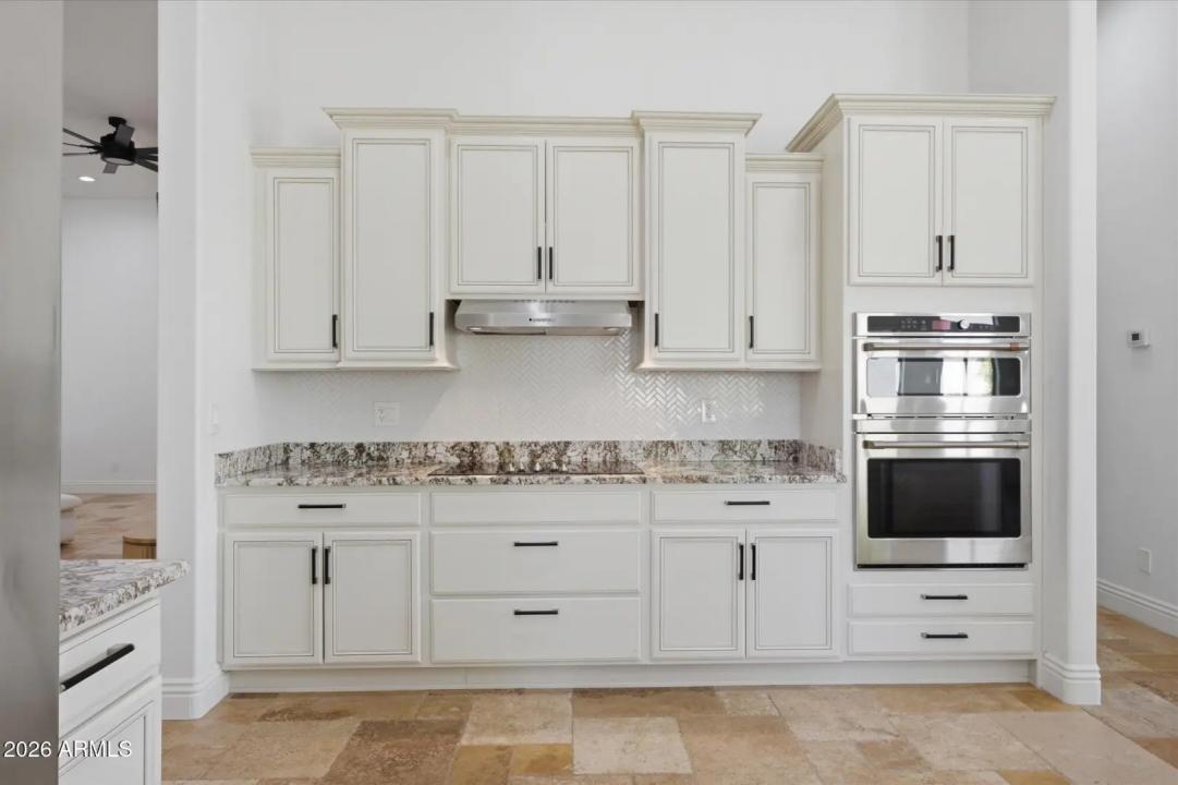 Real Estate Picture 17