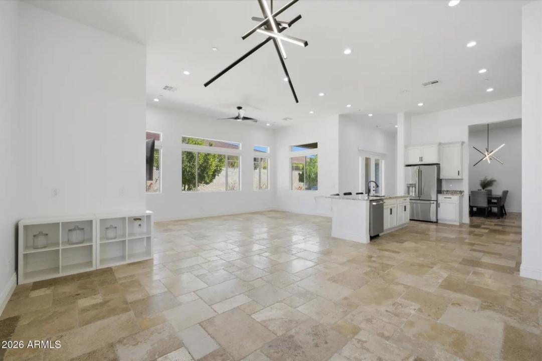 Real Estate Picture 22