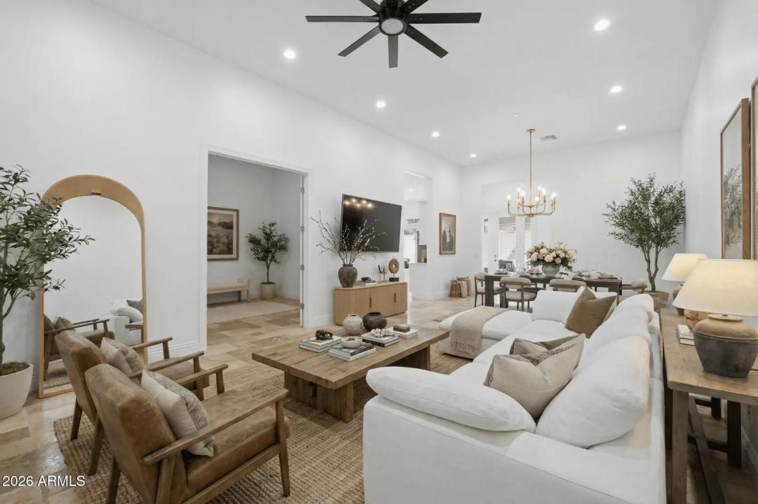 Real Estate Picture 8