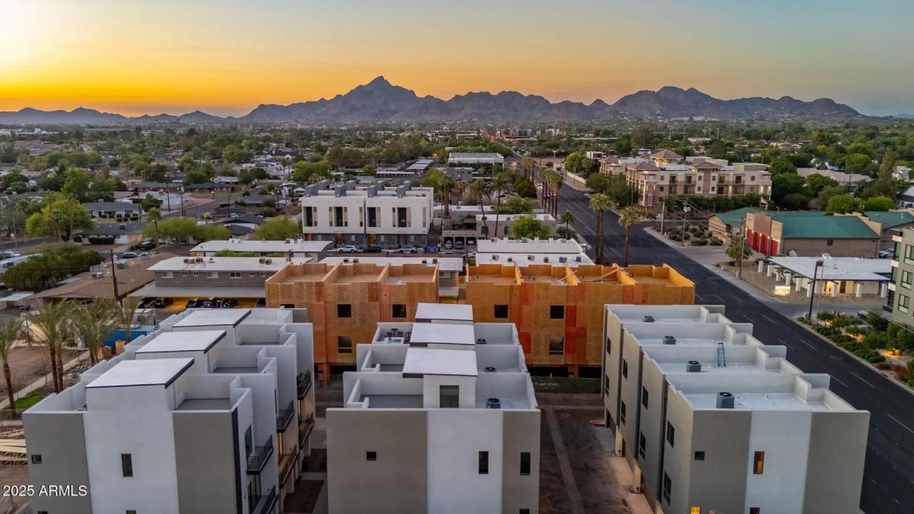 Real Estate Picture 50