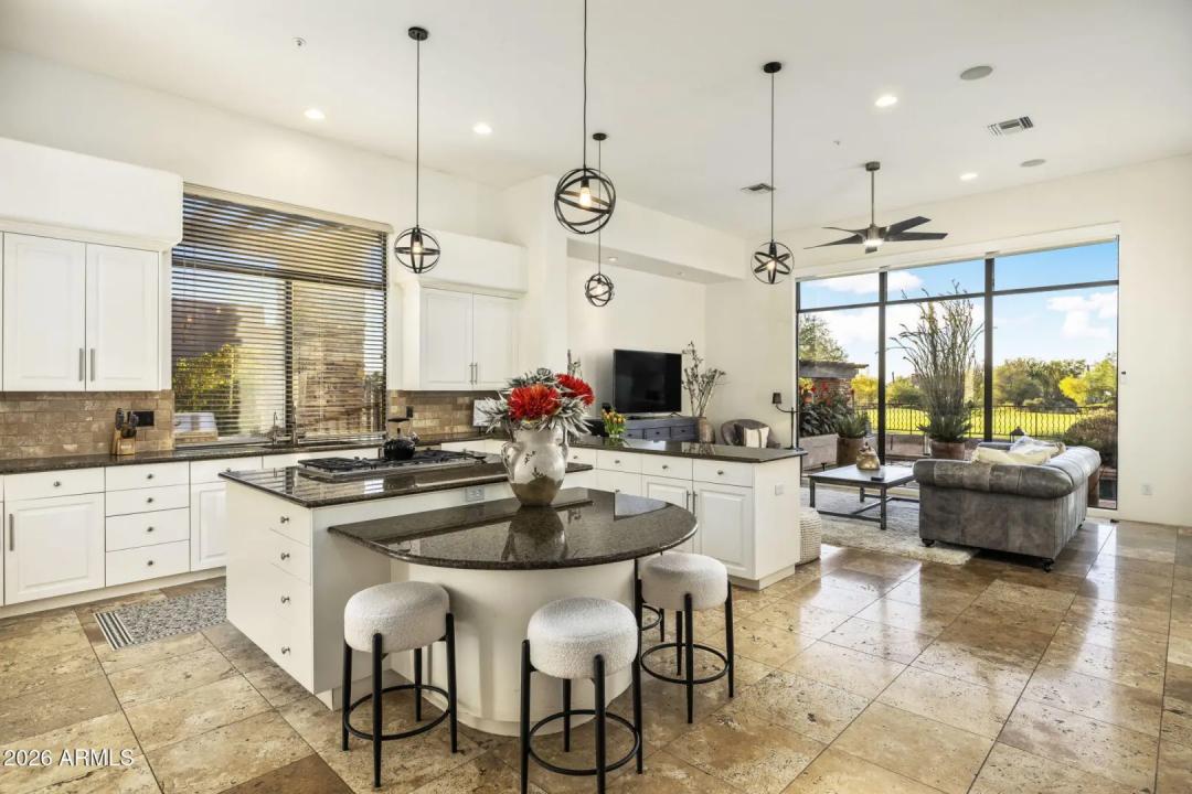 Real Estate Picture 13