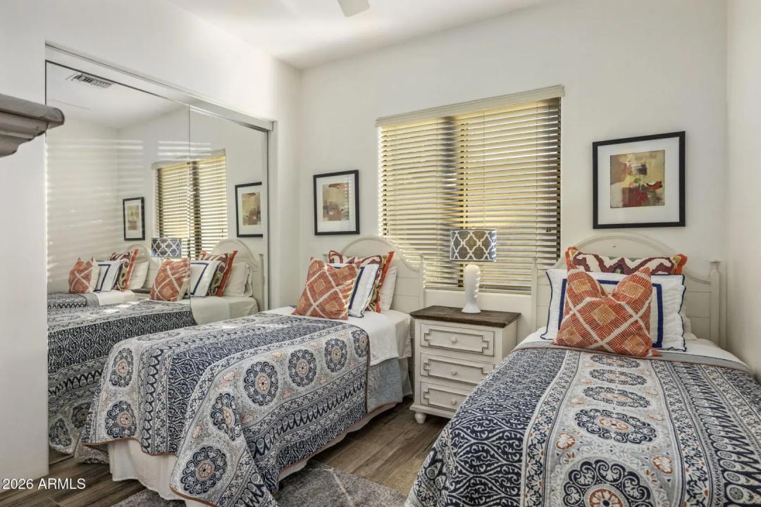Real Estate Picture 30