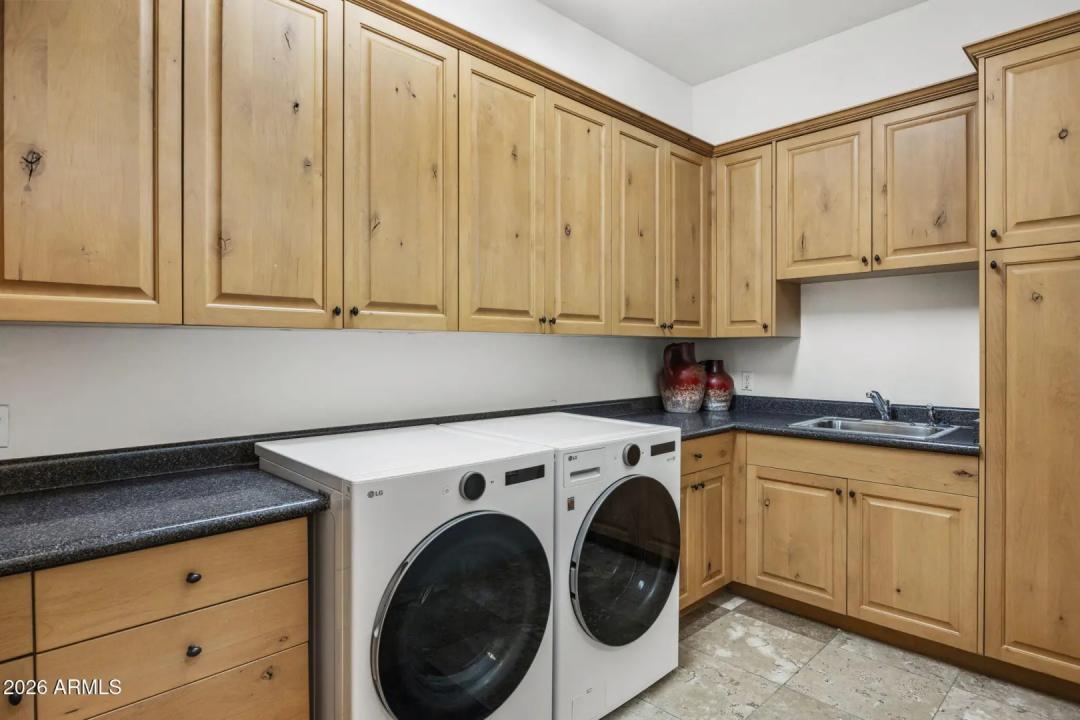 Real Estate Picture 32