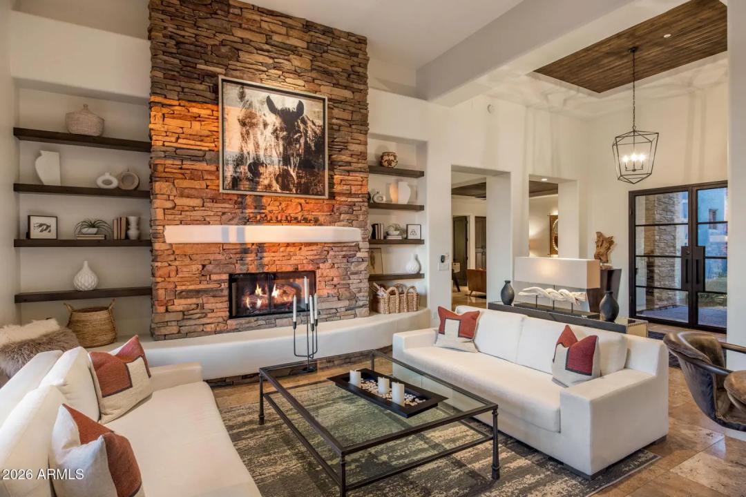 Real Estate Picture 4
