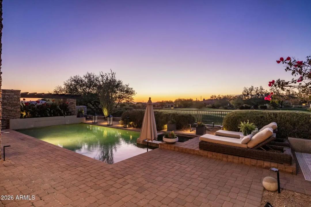 Real Estate Picture 9