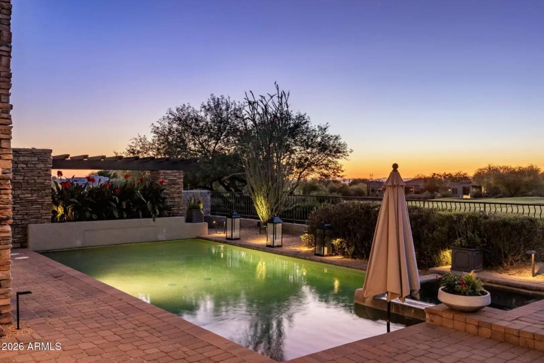 Real Estate Picture 10