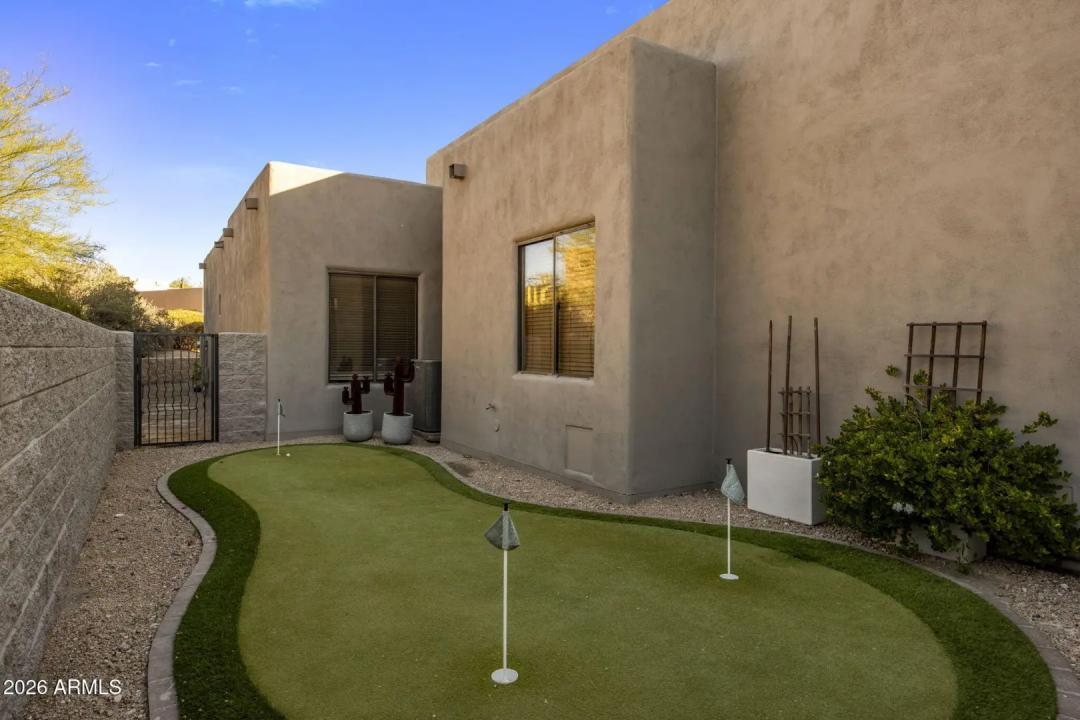 Real Estate Picture 7