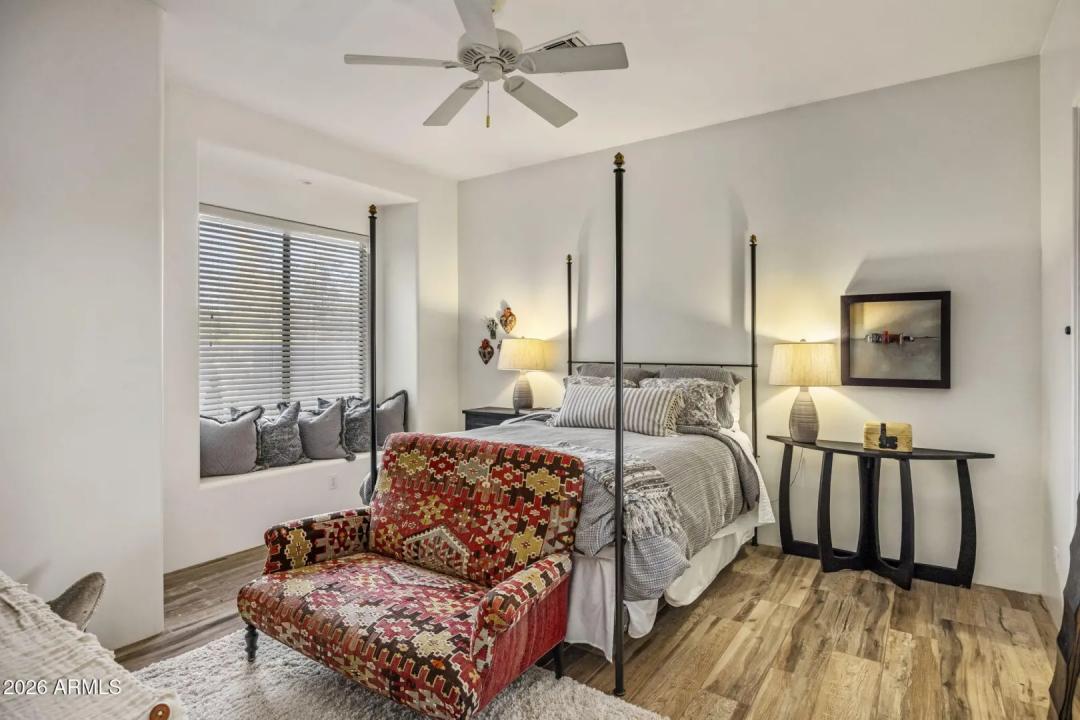 Real Estate Picture 23