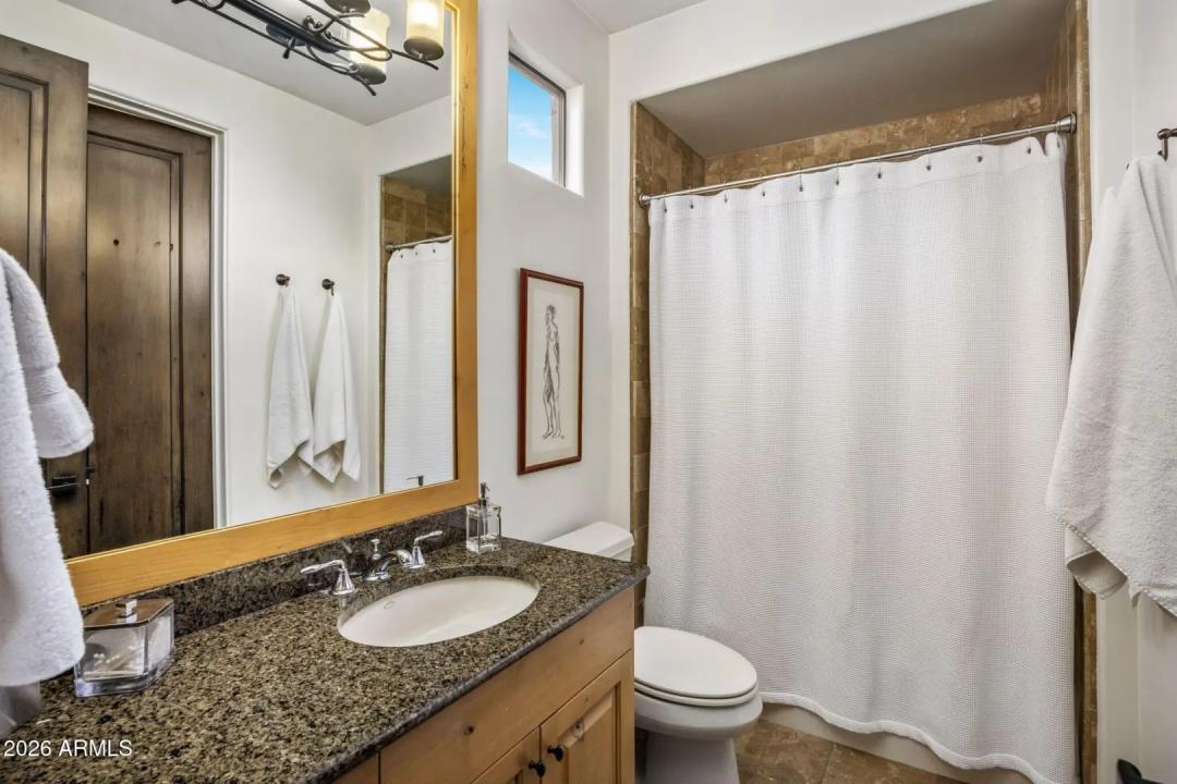Real Estate Picture 24