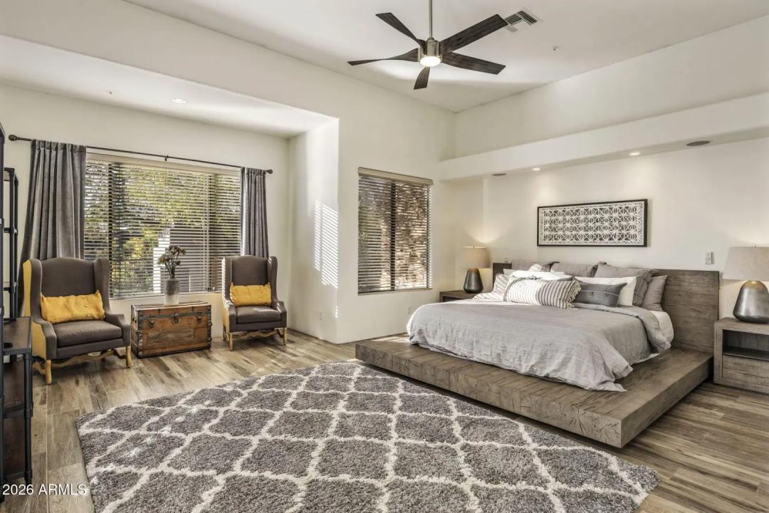 Real Estate Picture 19