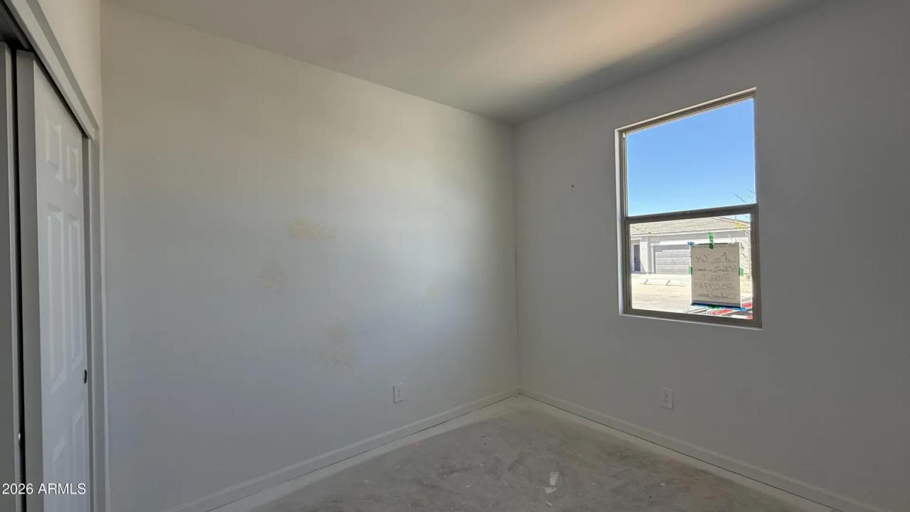 Real Estate Picture 3