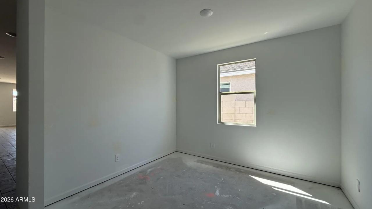 Real Estate Picture 5