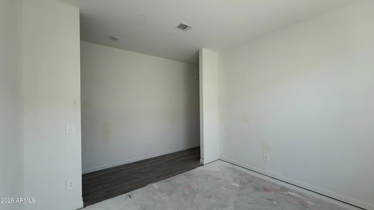 Real Estate Picture 6