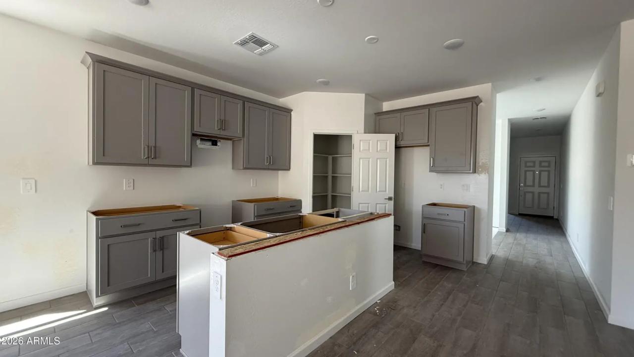 Real Estate Picture 7