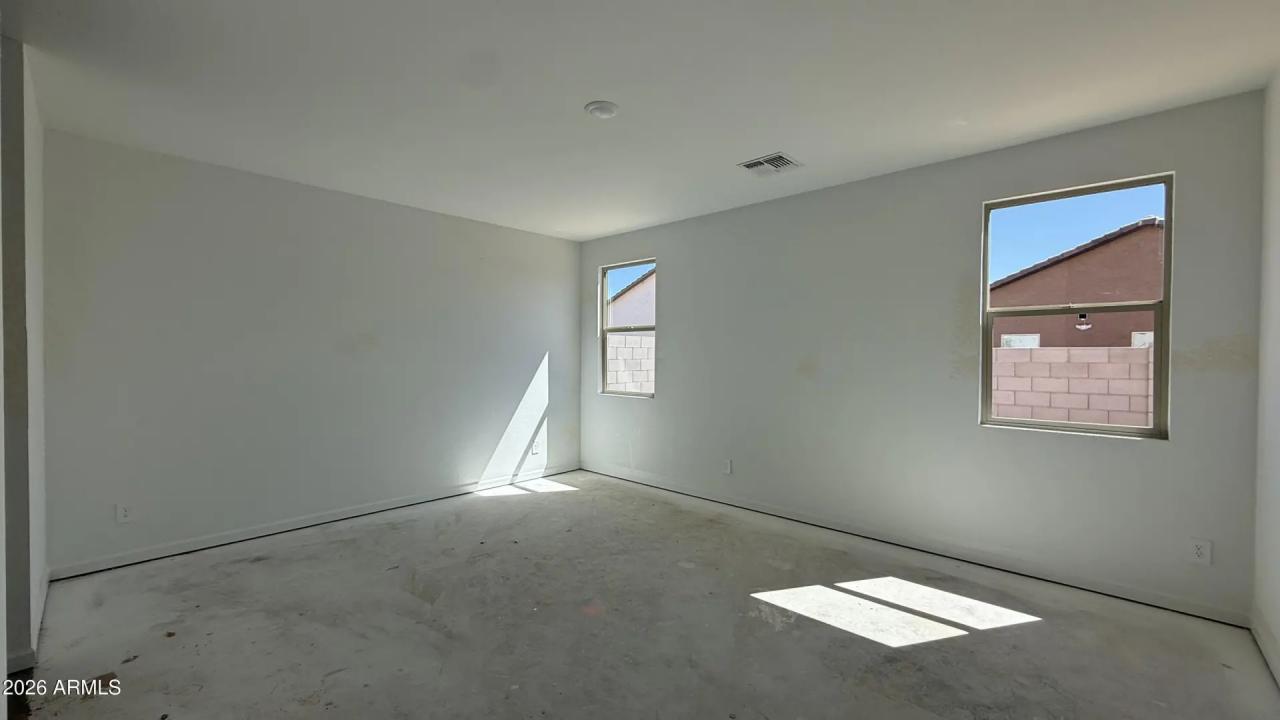 Real Estate Picture 9