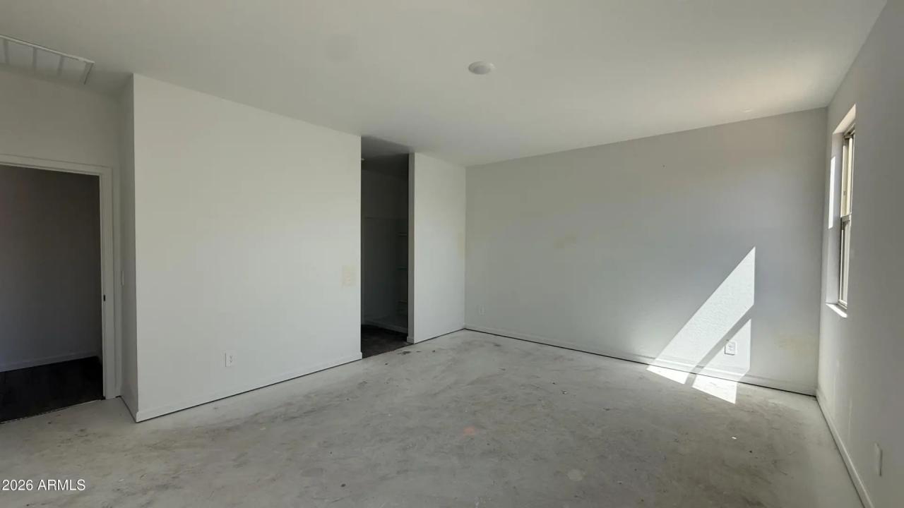 Real Estate Picture 10