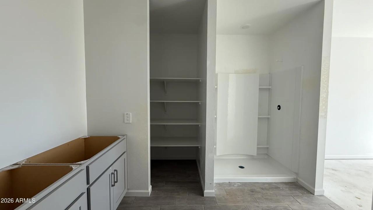 Real Estate Picture 12