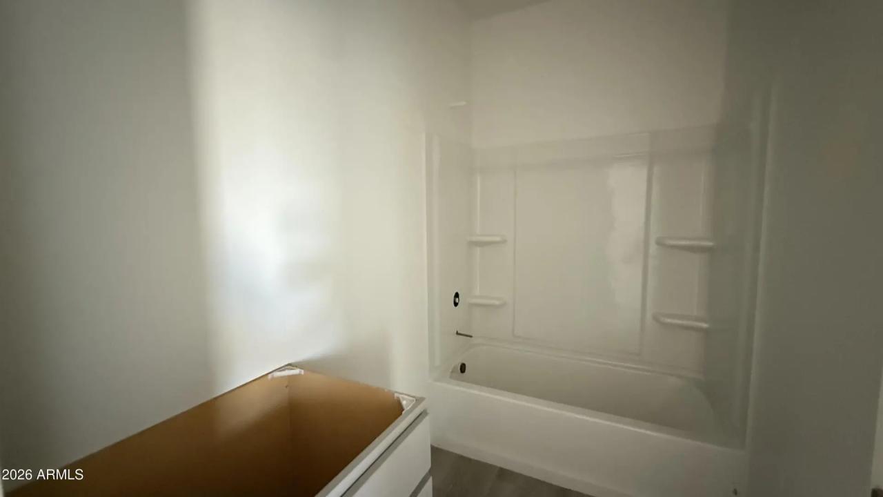 Real Estate Picture 14