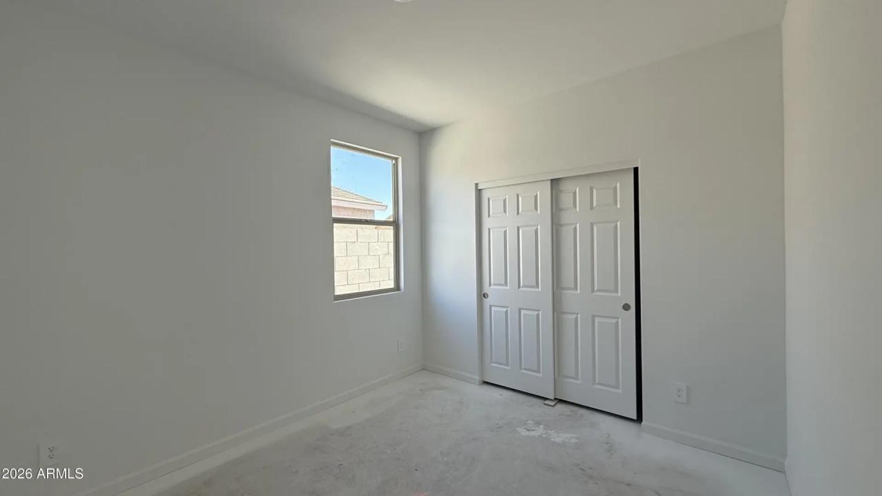 Real Estate Picture 16