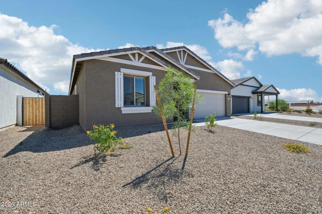 Real Estate Picture 3