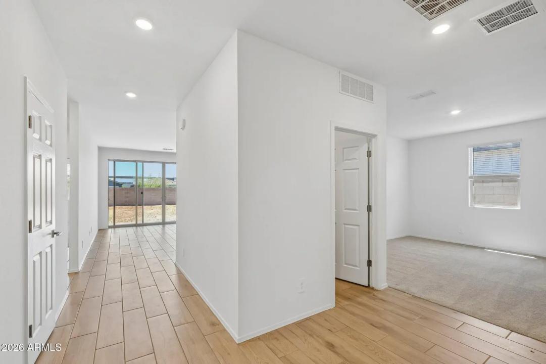 Real Estate Picture 5