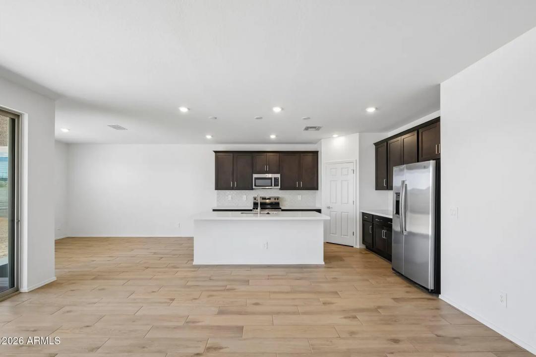 Real Estate Picture 9