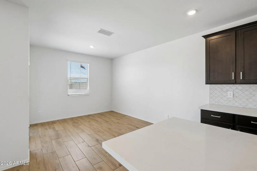 Real Estate Picture 10