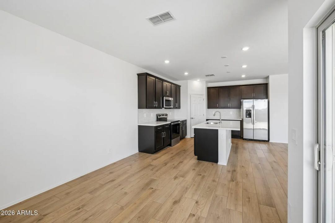 Real Estate Picture 12