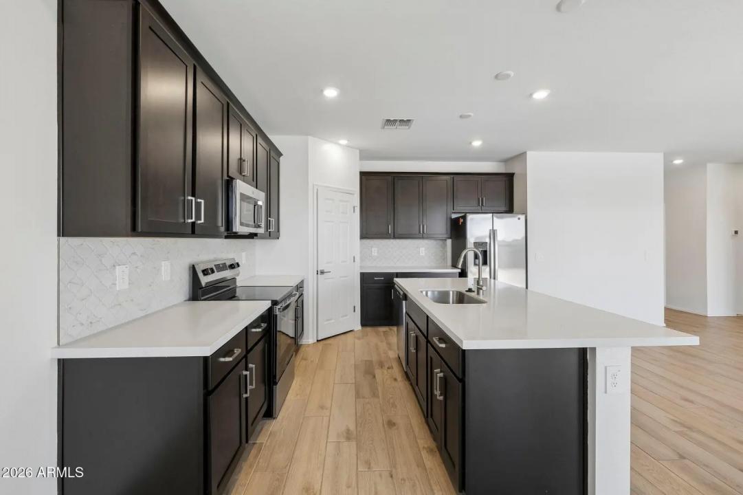 Real Estate Picture 13