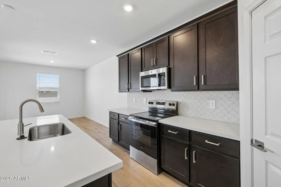 Real Estate Picture 16