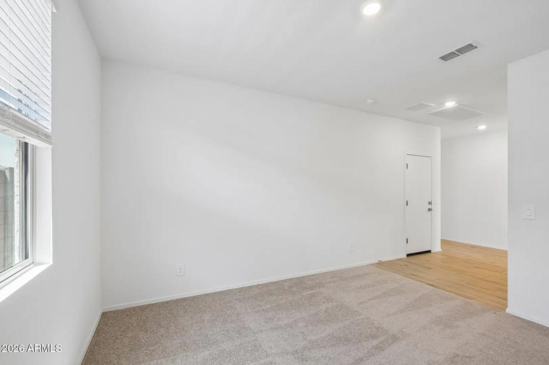 Real Estate Picture 23