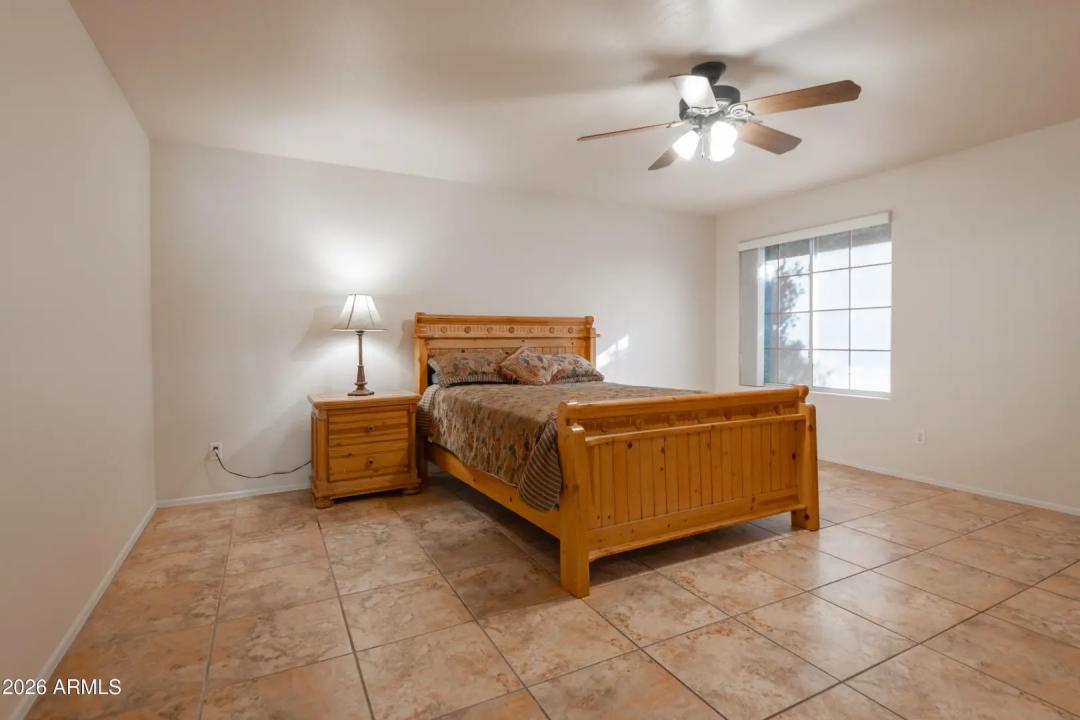 Real Estate Picture 15