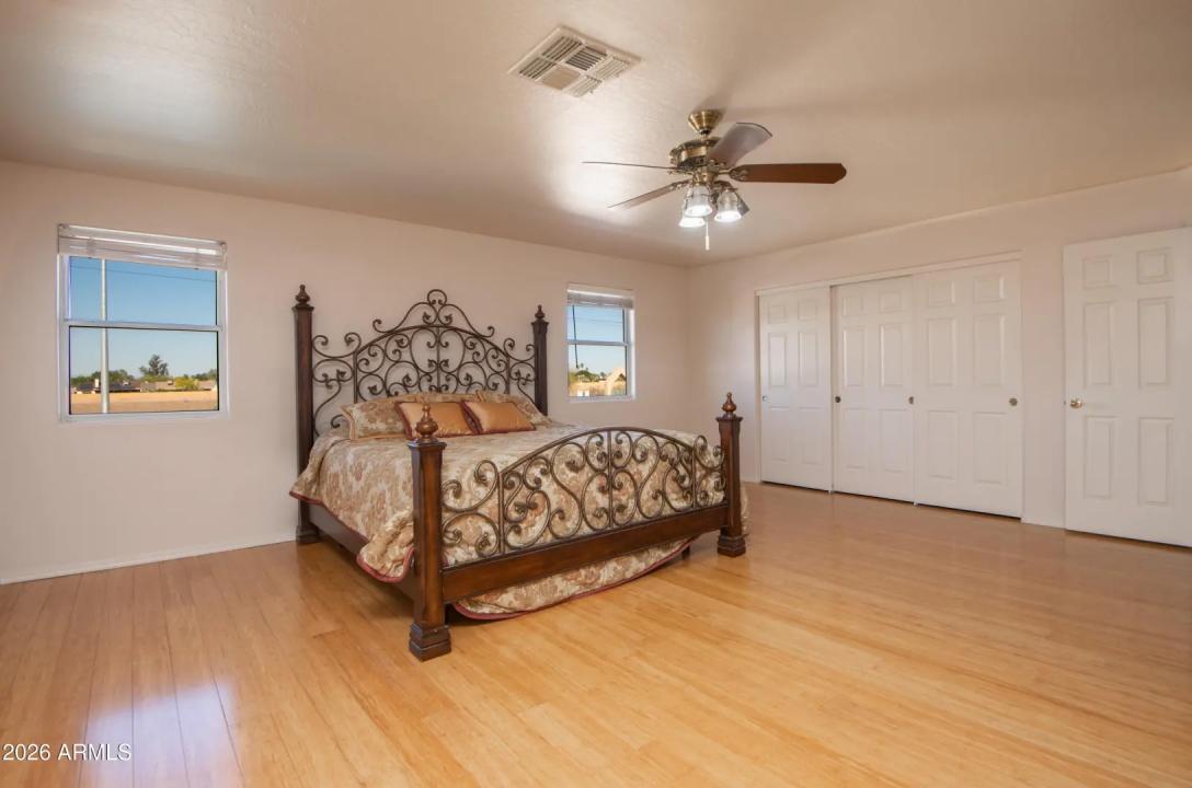 Real Estate Picture 11