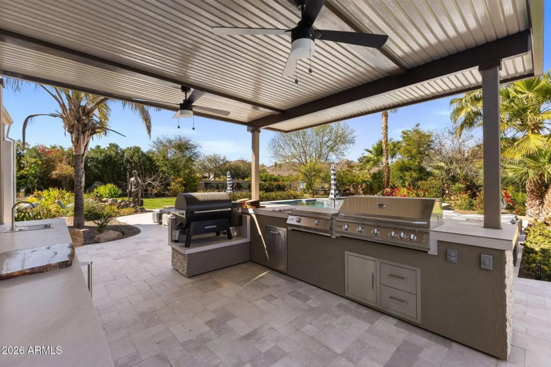 Real Estate Picture 3