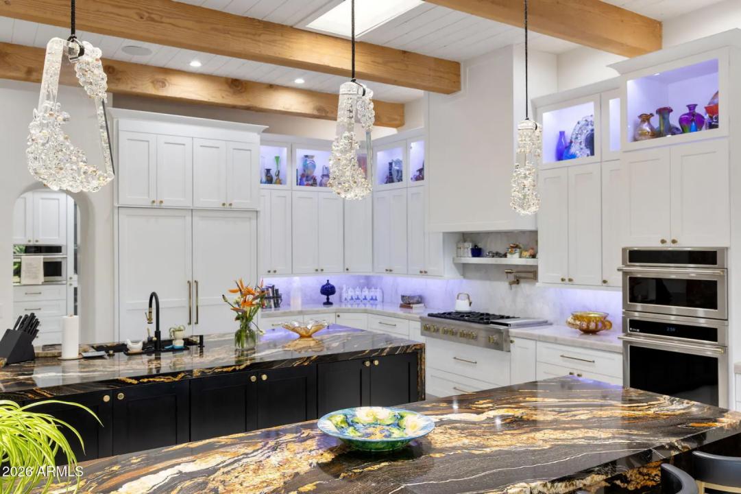 Real Estate Picture 6