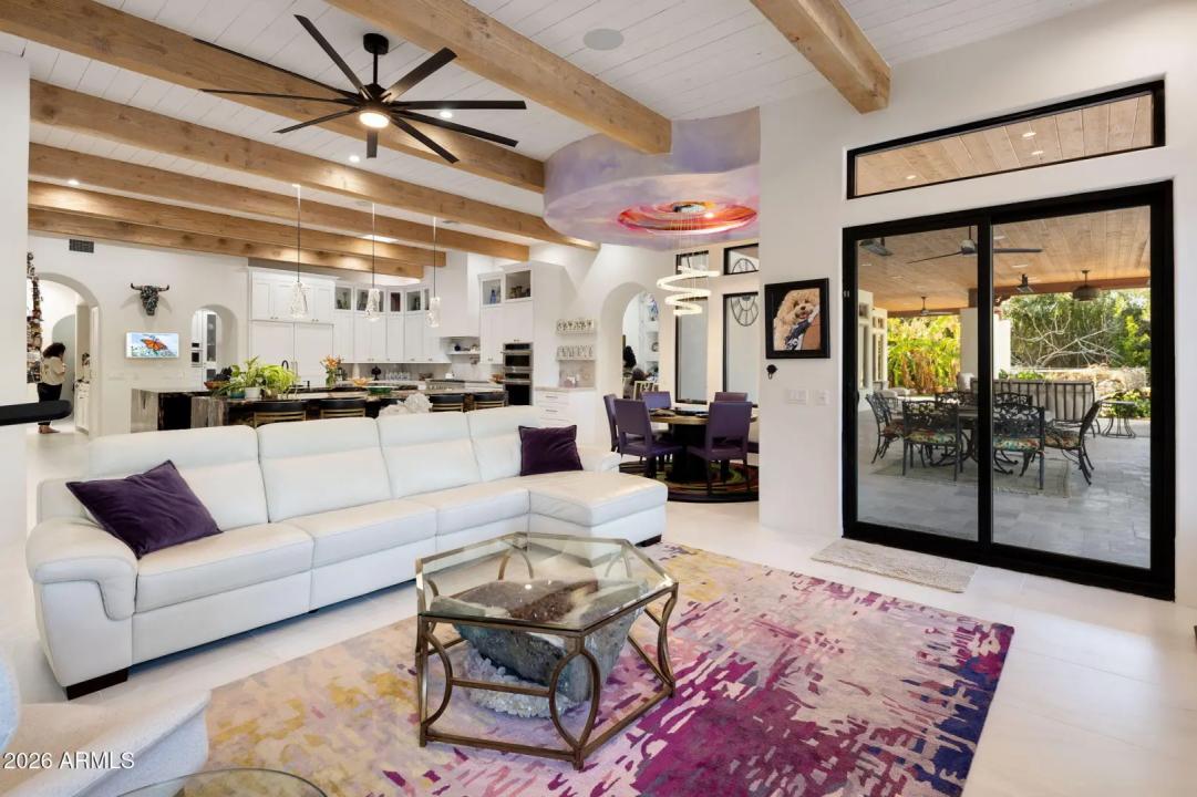 Real Estate Picture 8