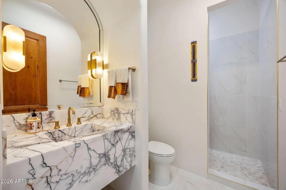 Real Estate Picture 20