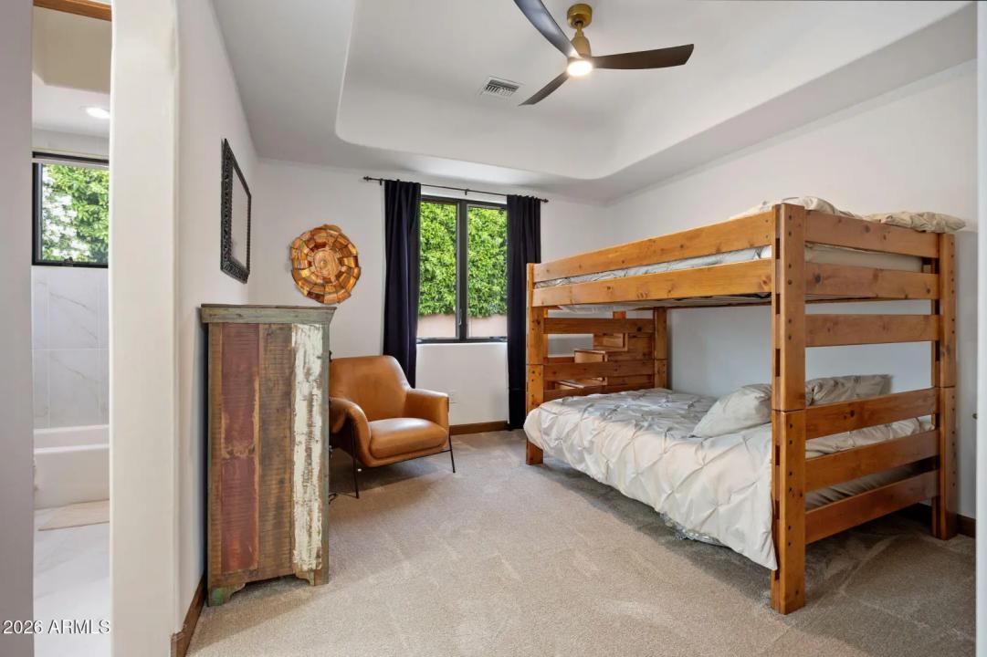 Real Estate Picture 24