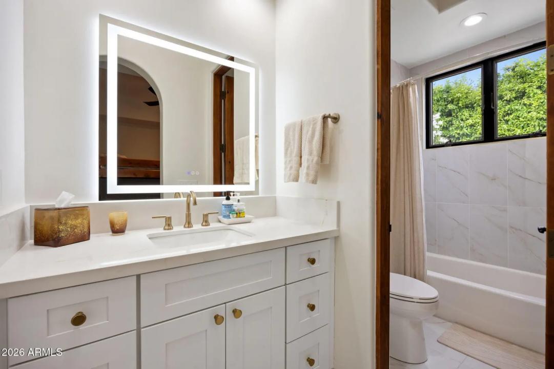 Real Estate Picture 25