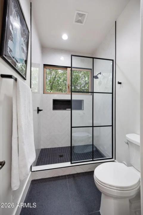 Real Estate Picture 32