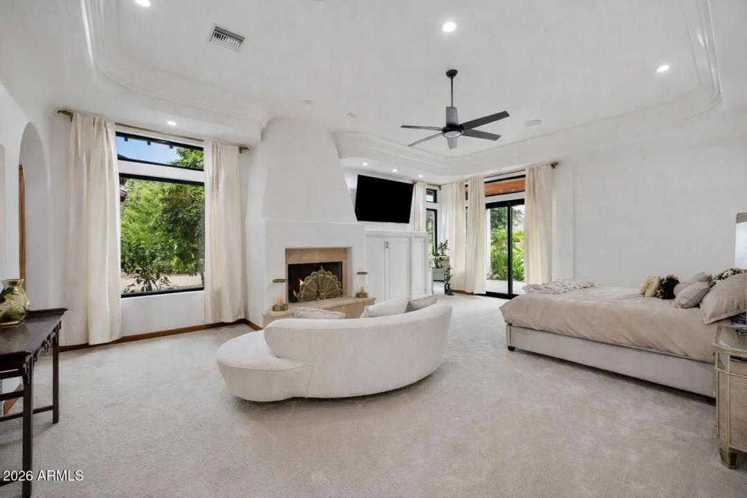 Real Estate Picture 14