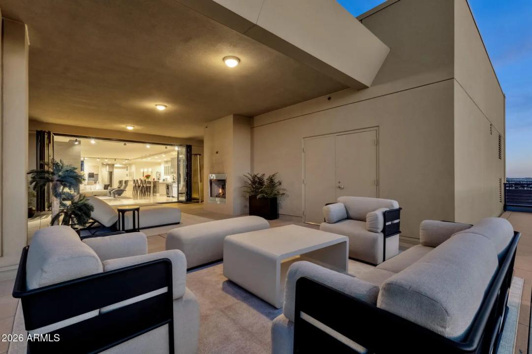 Real Estate Picture 8