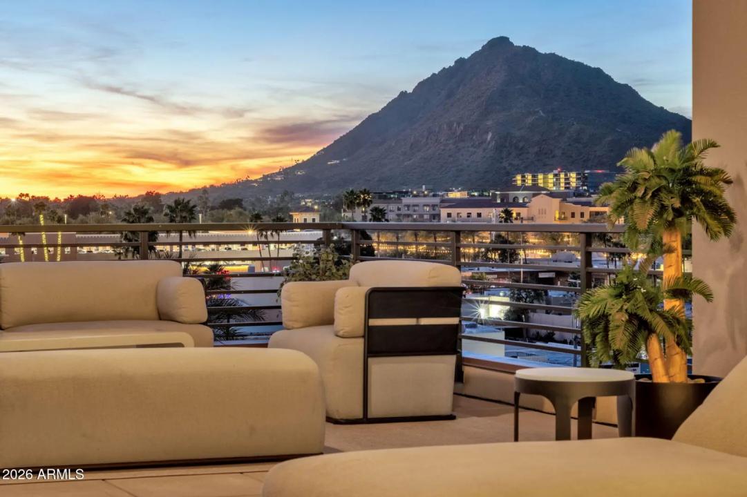 Real Estate Picture 10