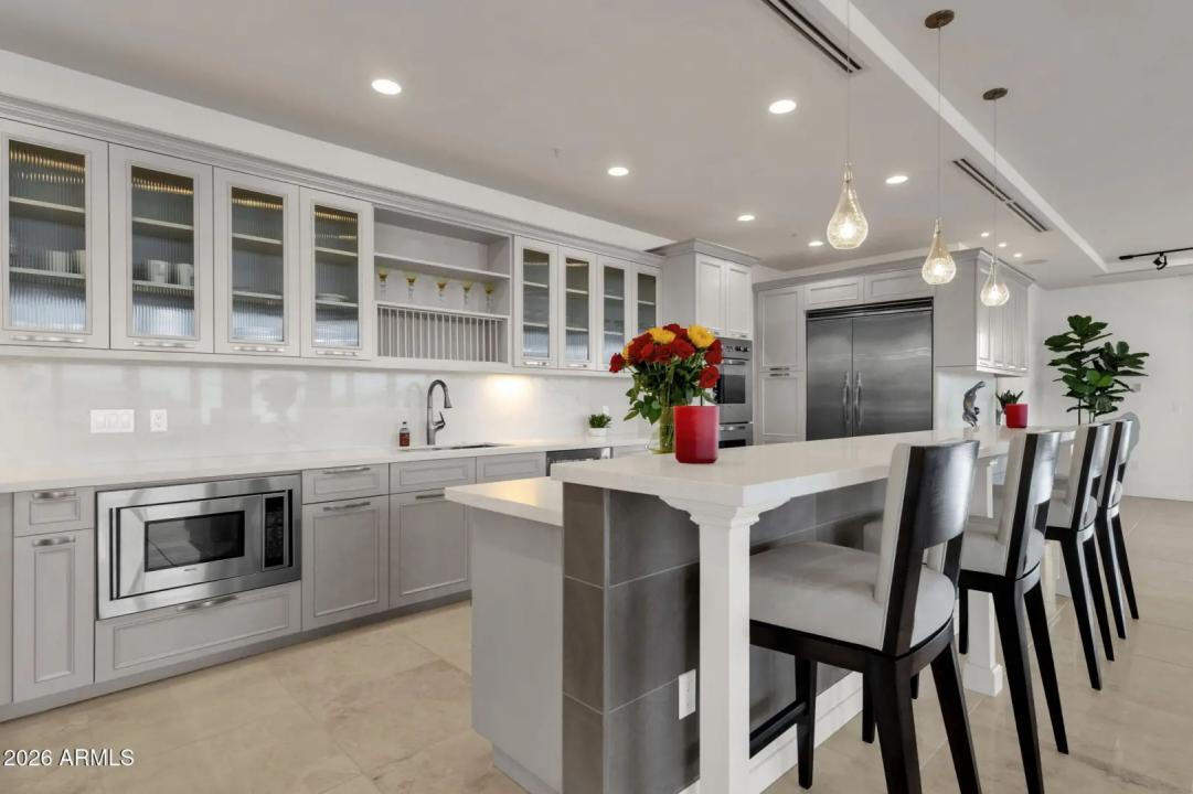 Real Estate Picture 24