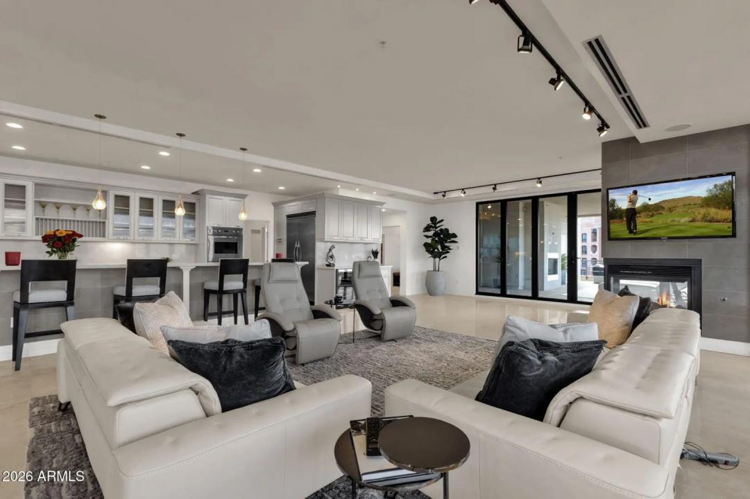 Real Estate Picture 42