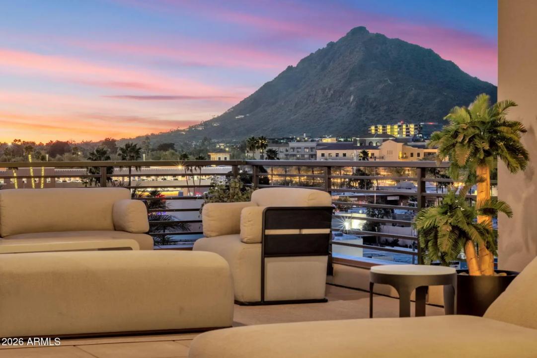 Real Estate Picture 100